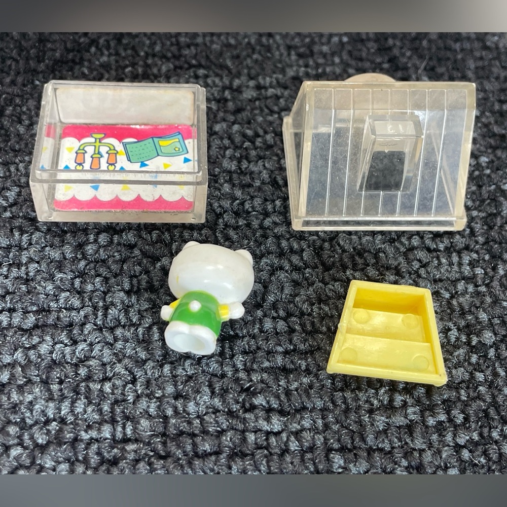 Hello Kitty Miniature Set - Picture 4 of 11